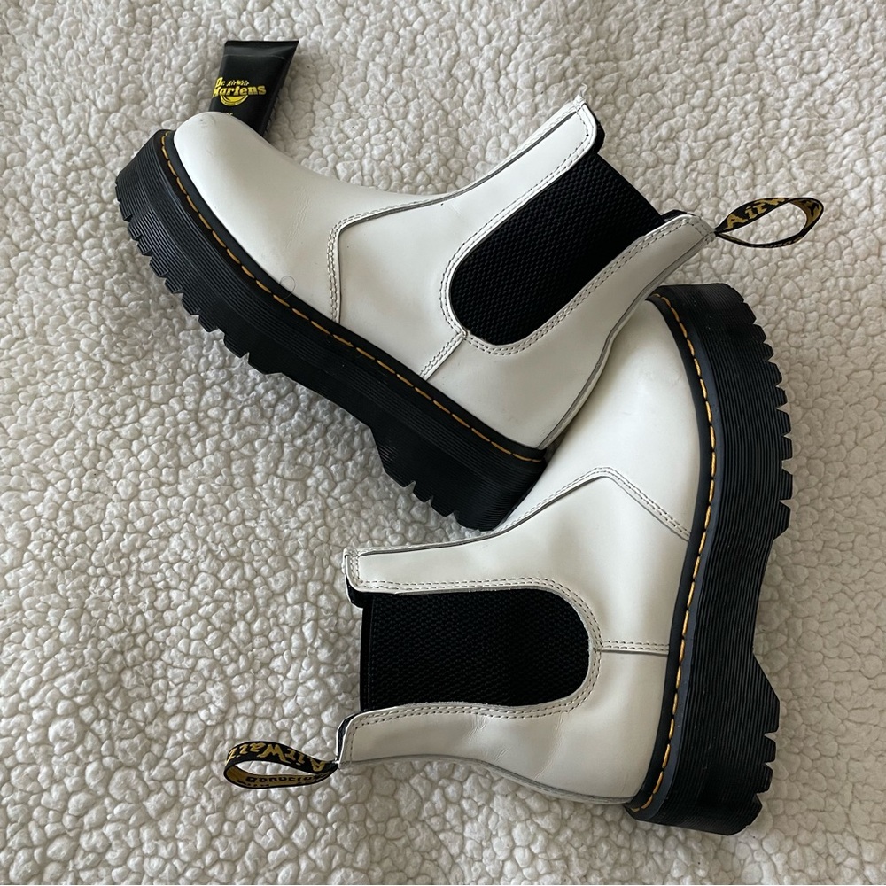 Dr. Martens 2976 Quad White Leather Platform + Shoe Polish - Picture 2 of 10